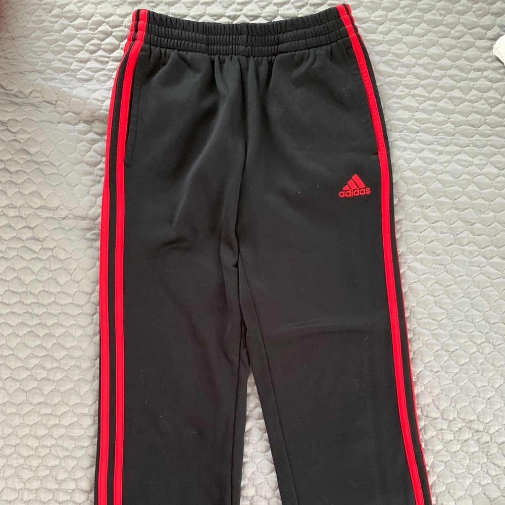Adidas boys M three stripe pants